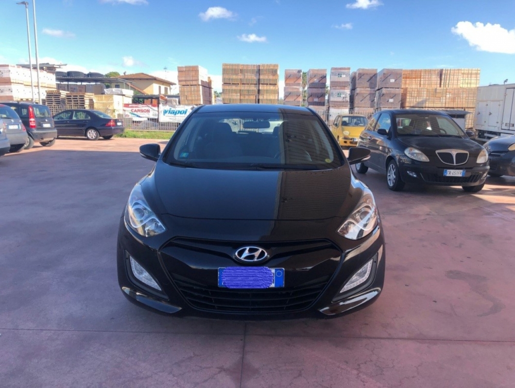 HYUNDAI-I 30..