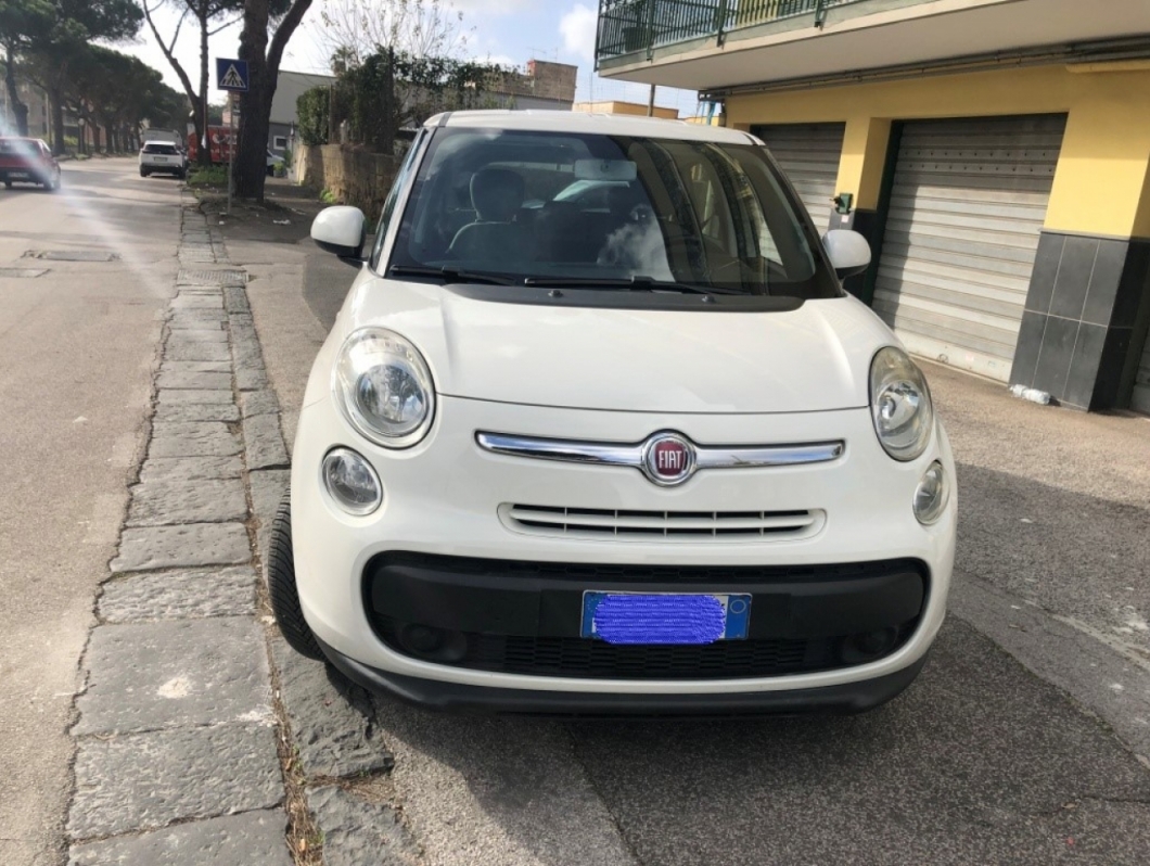 FIAT 500 L  ..