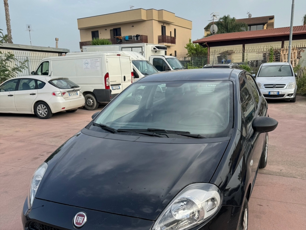 FIAT GRANDE ..